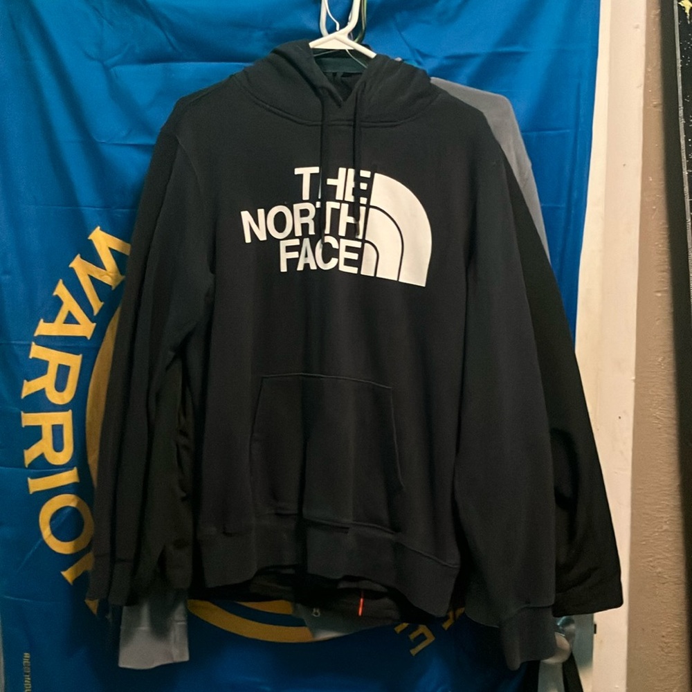 navy blue north face hoodie